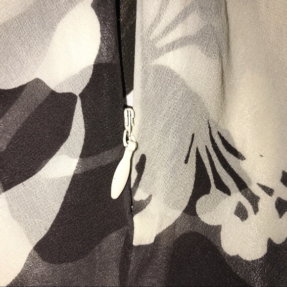 Ann Taylor Floral Skirt - Picture 6 of 6